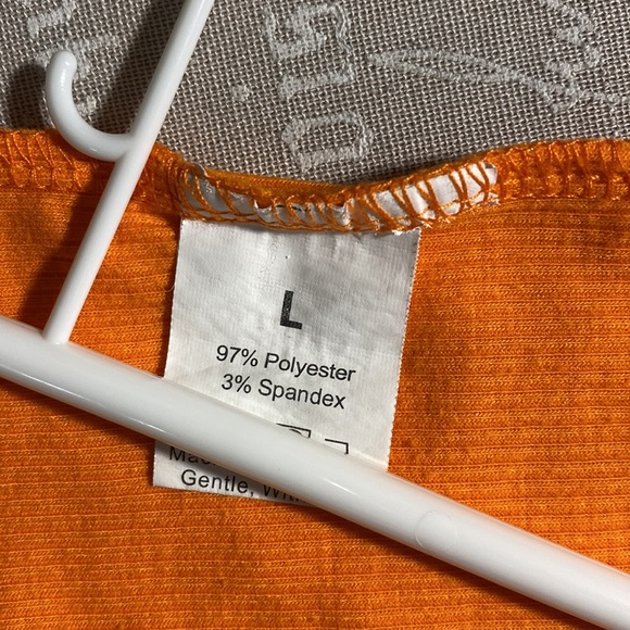 One shoulder crop top. - Picture 5 of 5